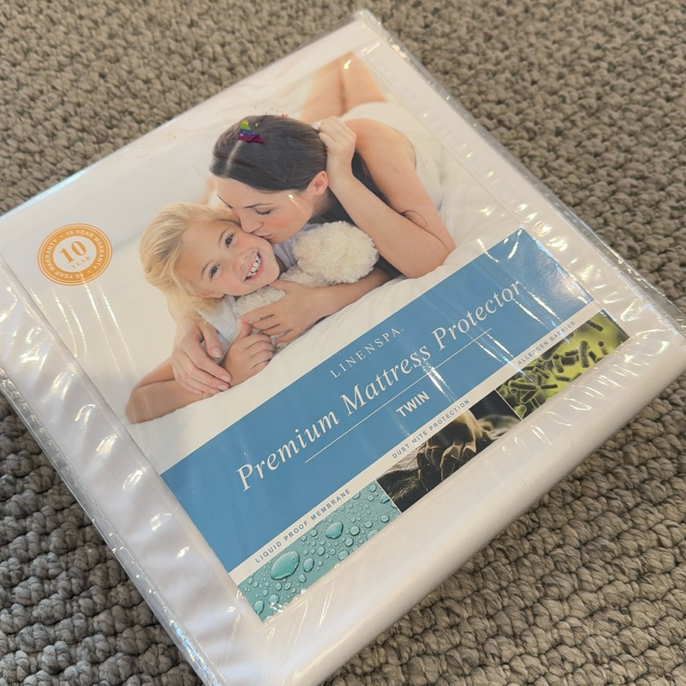 Twin size mattress protector